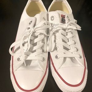 Brand new white Chuck Taylor Converse size: 7.5